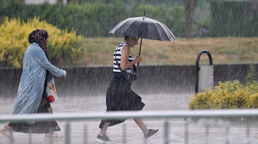 Meteoroloji saat verdi! Kuvvetli sağanak ve r&uuml;zgar alarmı: O iller dikkat