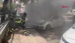 Yer: Siirt! pPark halindeki iki otomobil yandı