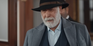 Gen&ccedil; bir kadınla g&ouml;r&uuml;nt&uuml;lendi! Sorulara &ccedil;ok kızdı