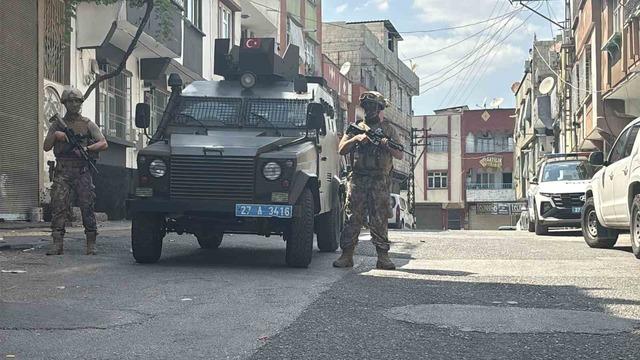Polise mukavemet gösteren şahıs özel harekat operasyonu ile yakalandı 1