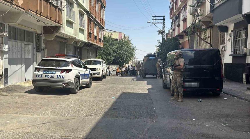 Polise mukavemet g&ouml;steren şahıs &ouml;zel harekat operasyonu ile yakalandı