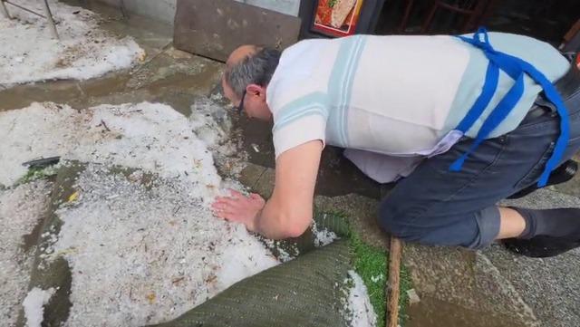 Erzurum İspir’de sağanak ve fırtına kabusu: İş yerlerini su bastı 1