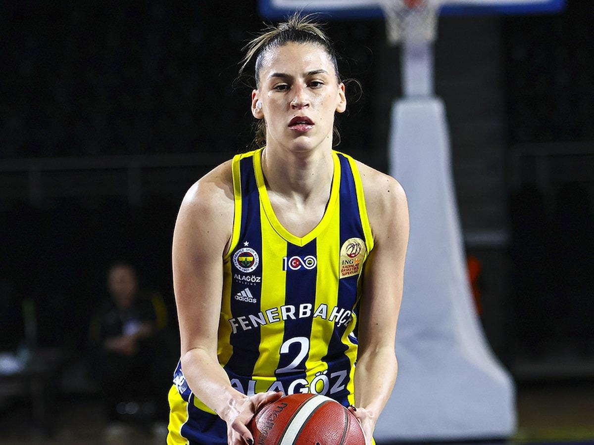 Fenerbahçe den Galatasaray a gitti! 2 yıllık anlaşma 1