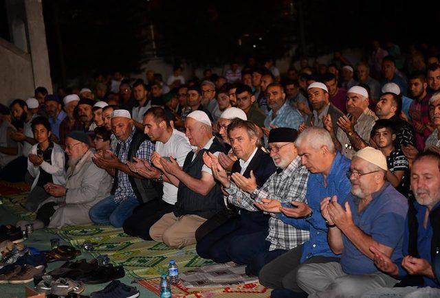 Okçular Tekkesi’nde 5 bin kişilik dev iftar