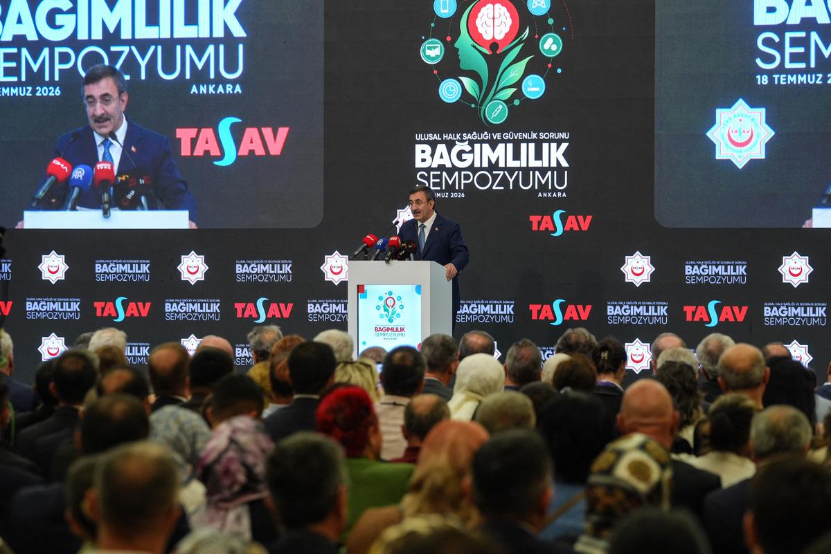 Cumhurbaşkanı Yardımcısı Yılmaz "Ulusal Halk Sağlığı ve Güvenlik Sorunu: Bağımlılık" sempozyumunda konuştu 2
