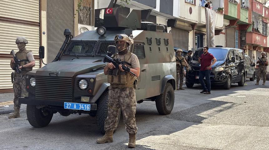 Gaziantep'te polisten ka&ccedil;an ş&uuml;pheli kovalamaca sonucu yakalandı