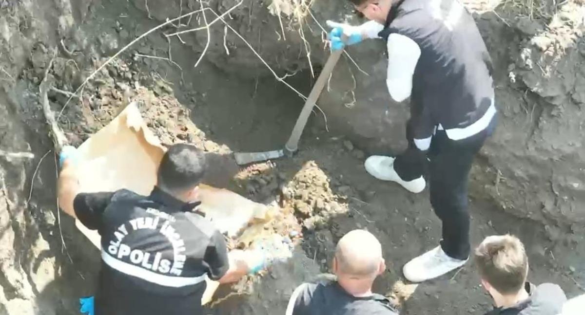 14 yıllık sır aydınlatıldı! Kayıp olarak aranan kadının cesedi portakal bah&ccedil;esinde bulundu 3
