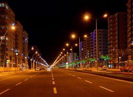 Dicle Elektrik Diyarbakır caddelerini 6 bin armatür ile aydınlatıyor