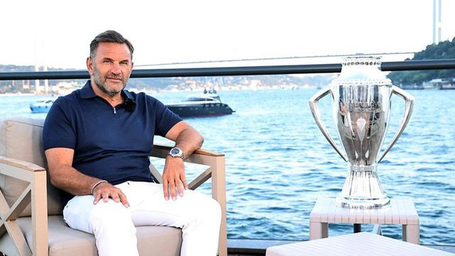 Galatasaray'da Okan Buruk 4 ismin biletini kesti!