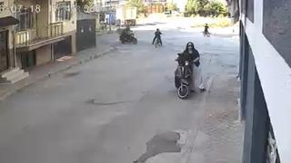 Motosikletin çaptığı bisikletli çocuk yaralandı: Kaza anı kamerada