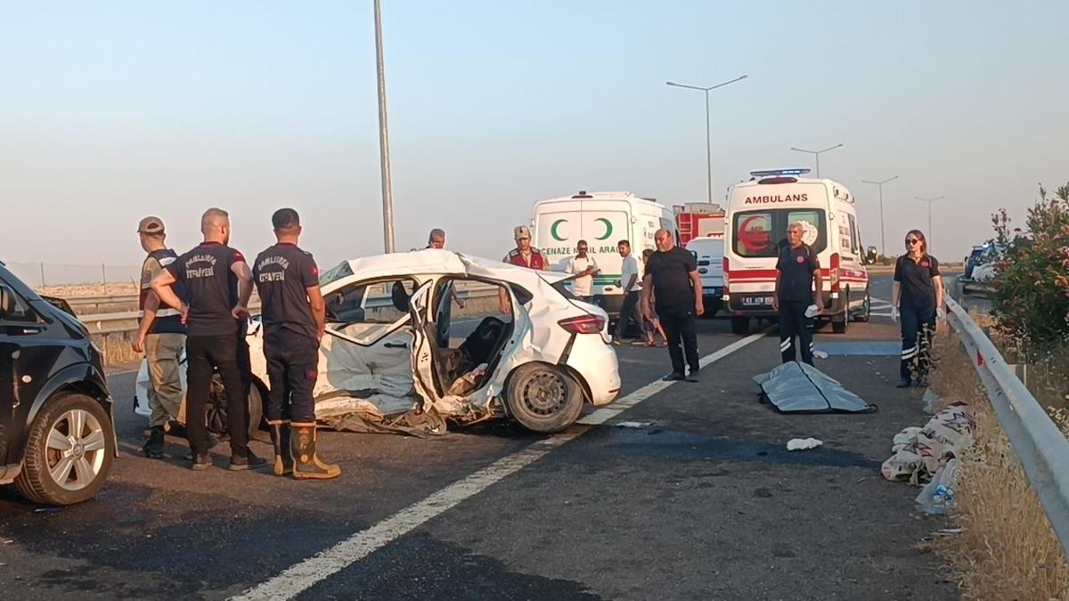 Şanlıurfa'da feci kaza: 3 kişi öldü, 8 kişi yaralandı