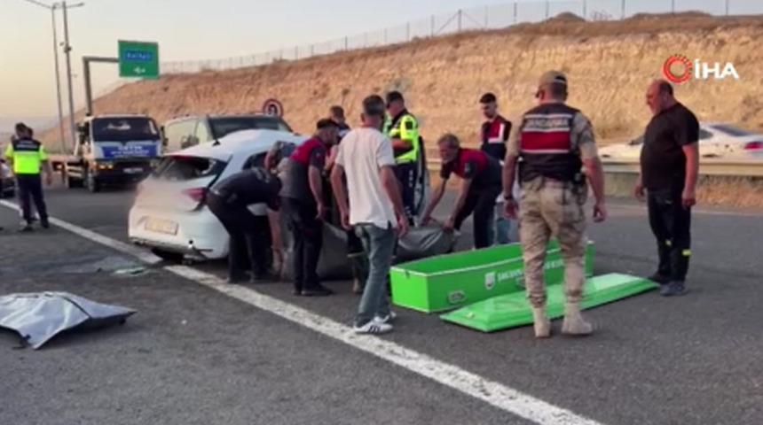 Hafta sonu gezisi facia ile sonu&ccedil;landı: 2 &ouml;l&uuml;, 8 yaralı