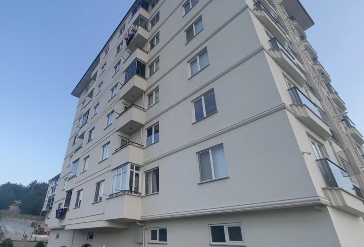 Binanın 7. katından düşen çocuk hayatını kaybetti 1