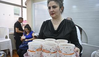 Başkentte T&uuml;rkmen Alevi Bektaşi Vakfı tarafından aşure dağıtıldı