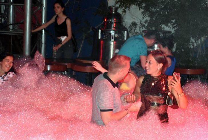 Güney'de köpükler içinde çılgın eğlence  G4