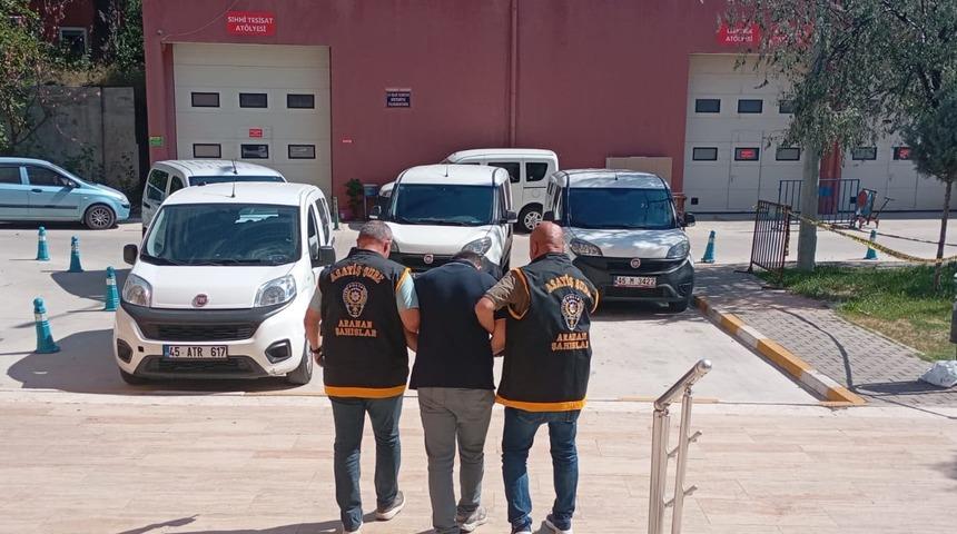 Manisa'da 17 yıl kesinleşmiş hapis cezasıyla aranan firari yakalandı