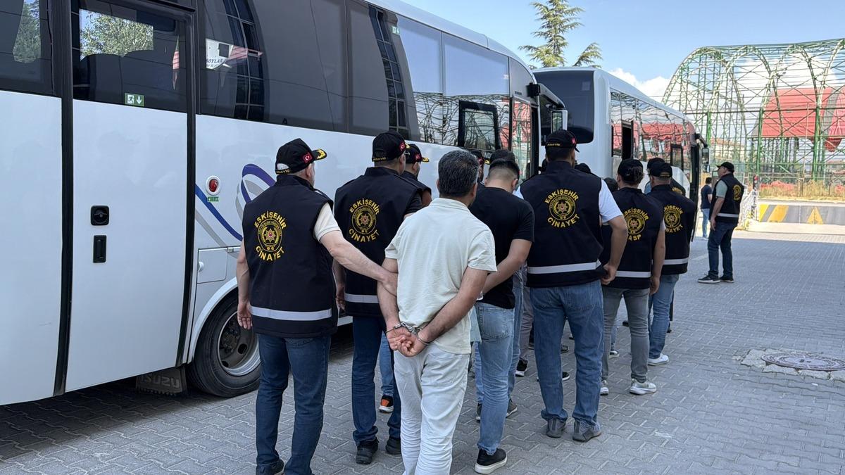 Eskişehir'de 1'i polis 11 kişinin yaralandığı kavgada 5 tutuklama
