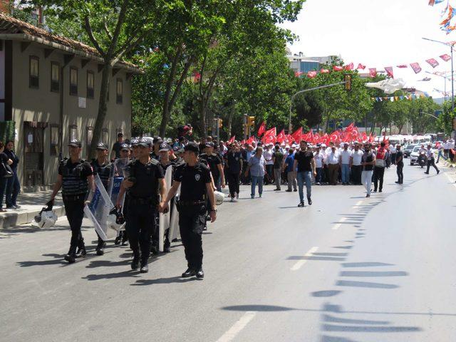 Servisçilerin eylemine biber gazlı müdahale