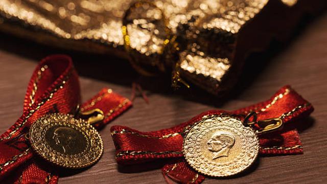 Altında tahminler değişti! 7 dev banka yeni hedeflerini açıkladı