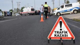 Hakkari'de otomobiller çarpıştı; 2'si ağır 7 yaralı
