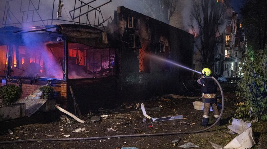 Zelenskiy: "Rusya bu gece Kiev'e y&ouml;nelik en yoğun balistik f&uuml;ze saldırılarından birini d&uuml;zenledi"