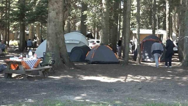 Sıcaktan bunalanlar Uludağ’a çadır kurdu 4