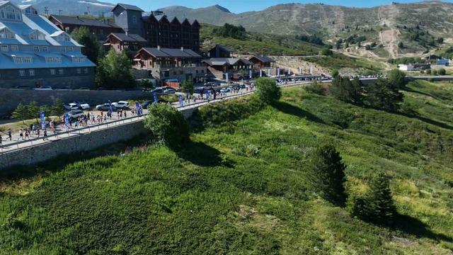 Sıcaktan bunalanlar Uludağ’a çadır kurdu 5