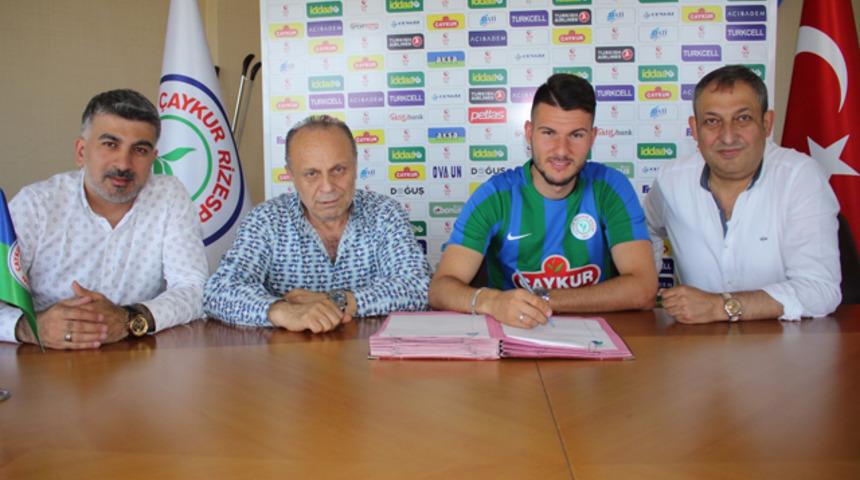 Robin Yalçın, Çaykur Rizespor ile sözleşme yeniledi