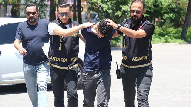 "İ&ccedil;ine şeytan girdi" deyip ablasını boğarak &ouml;ld&uuml;rd&uuml;