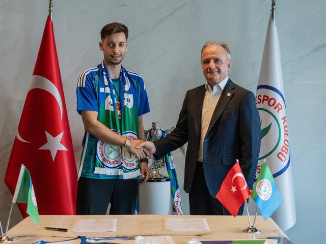 Beşiktaş'ta Tayyip Talha Sanu&ccedil;, &Ccedil;aykur Rizespor'a transfer oldu