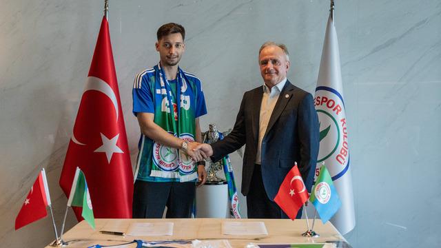 Beşiktaş'ta Tayyip Talha Sanuç, Çaykur Rizespor'a transfer oldu