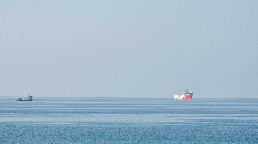 Oru&ccedil; Reis sismik araştırma gemisi Mersin a&ccedil;ıklarına demirledi