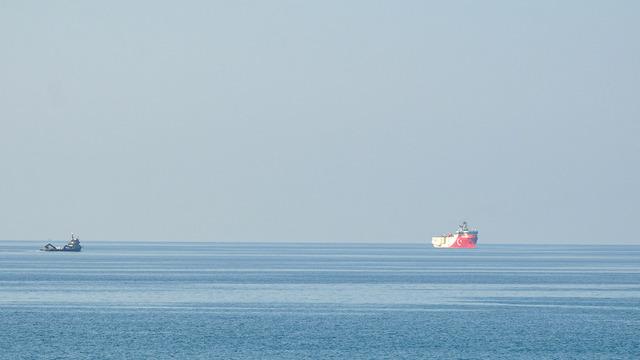 Oruç Reis sismik araştırma gemisi Mersin açıklarına demirledi