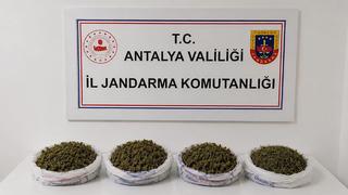 Antalya'da uyuşturucu operasyonu! 1 kilo 979 gram esrar ele geçirildi