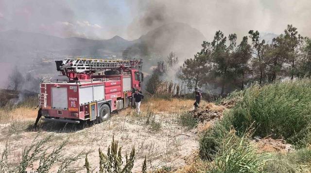 Elektrik direğinden çıkan yangın korkuttu 1