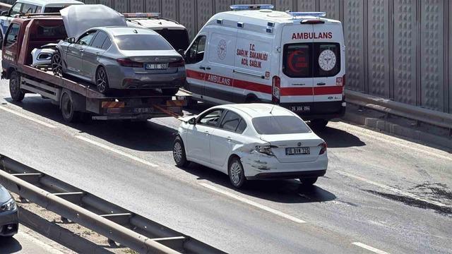 Çevre Yolu’nda 3 aracın karıştığı zincirleme kaza: 2 yaralı 2