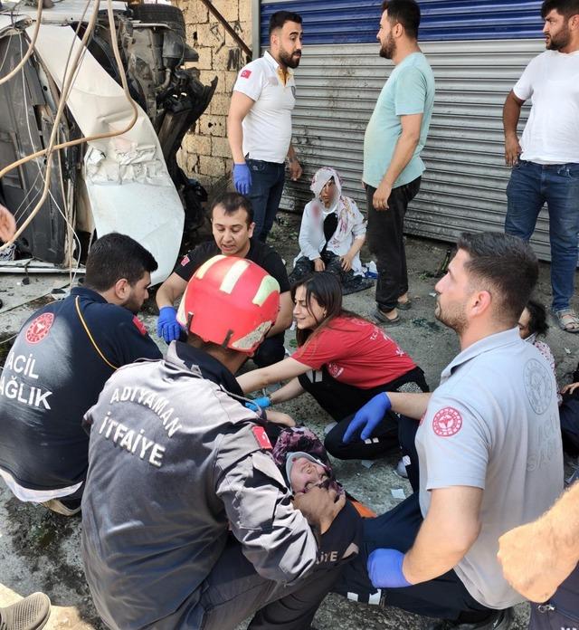 Panelvan şarampole yuvarlandı: 1’i ağır 8 yaralı 5