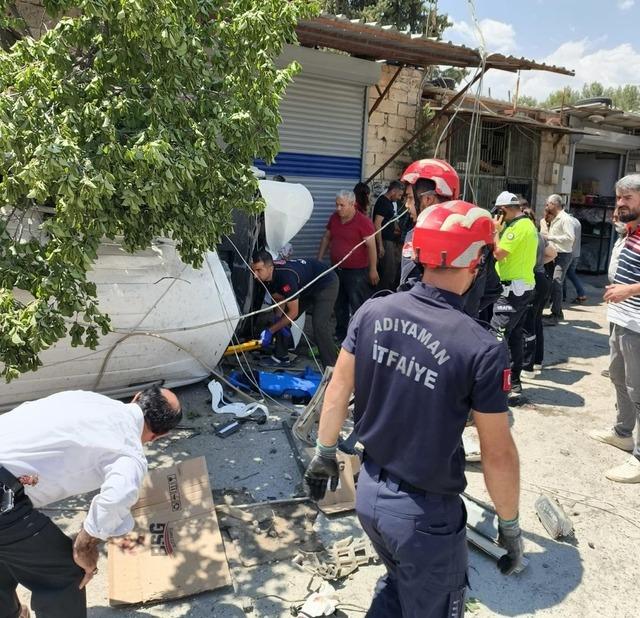 Panelvan şarampole yuvarlandı: 1’i ağır 8 yaralı 4