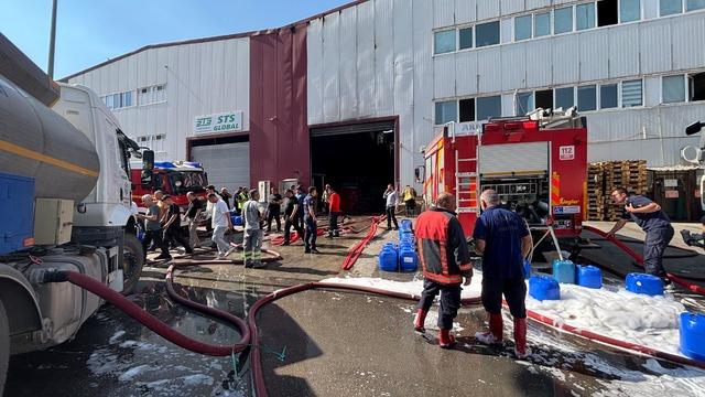 Ankara'da korkutan yangın! Diğer fabrikaya sıçradı