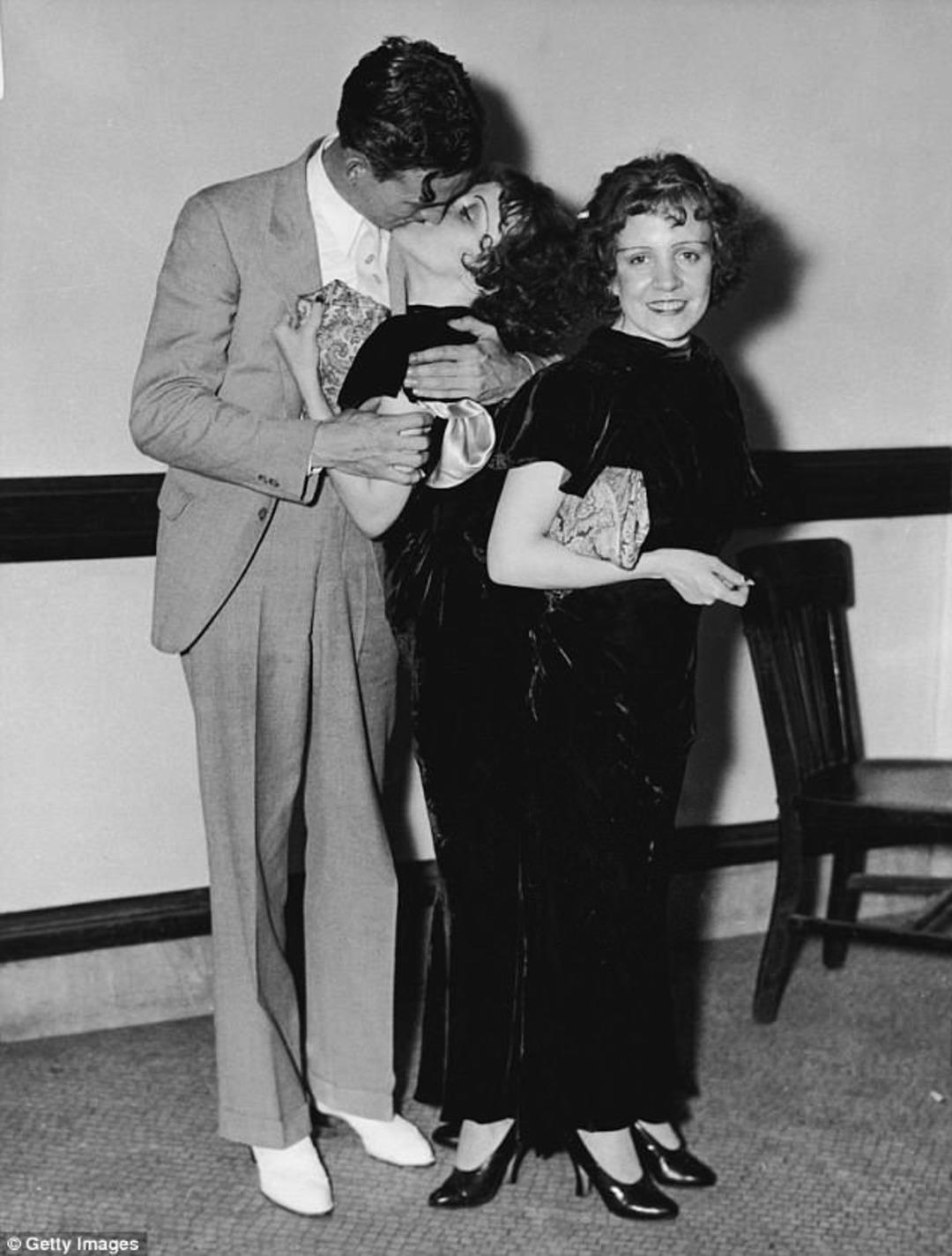 Yapışık ikizler Violet ve Daisy'nin benzersiz hayatı