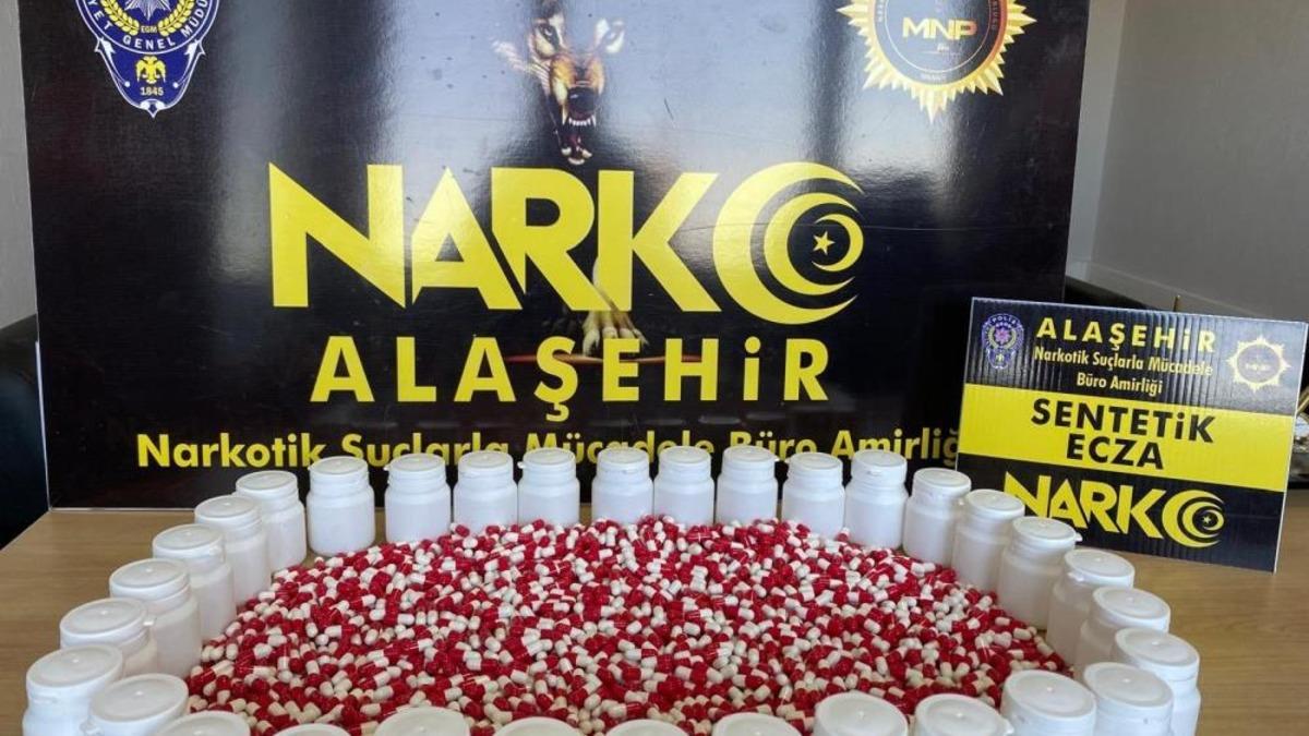 Manisa'da bin 803 sentetik ecza hap ele geçirildi