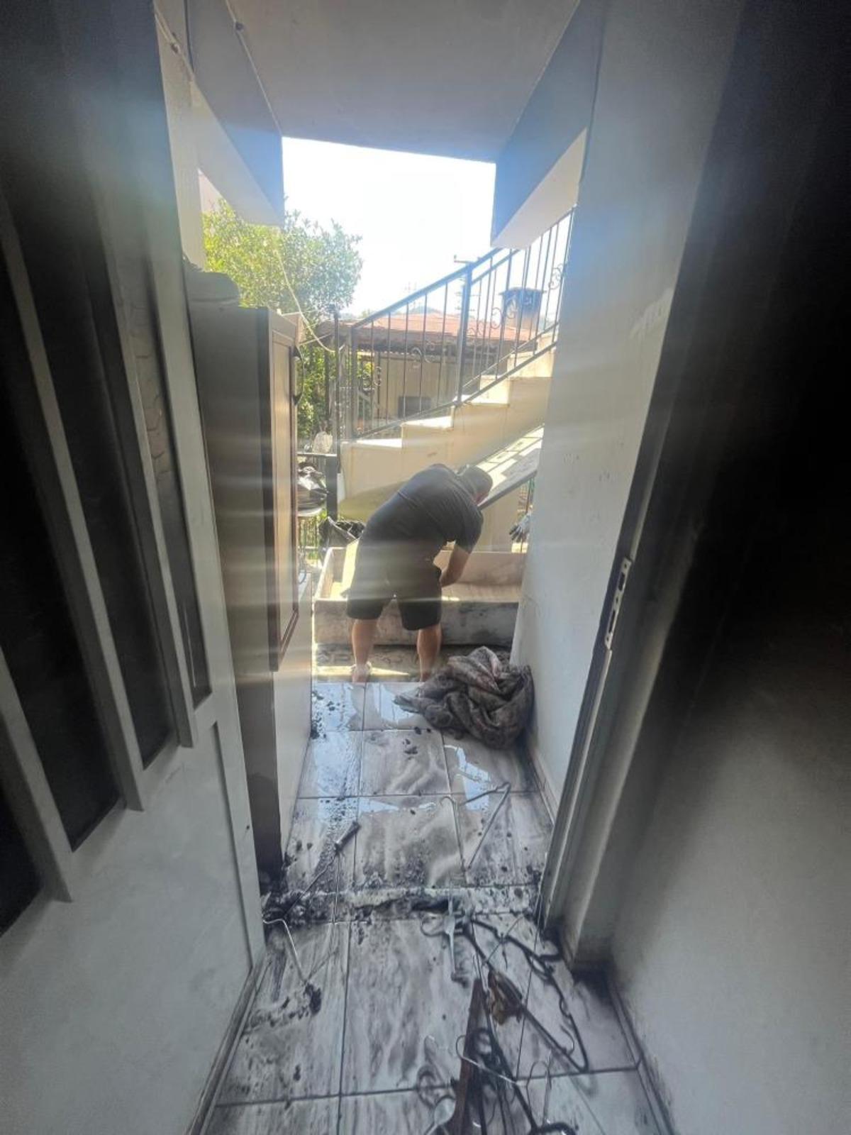 Marmaris te eski koca dehşeti: Anne ve iki kızı canını zor kurtardı 2