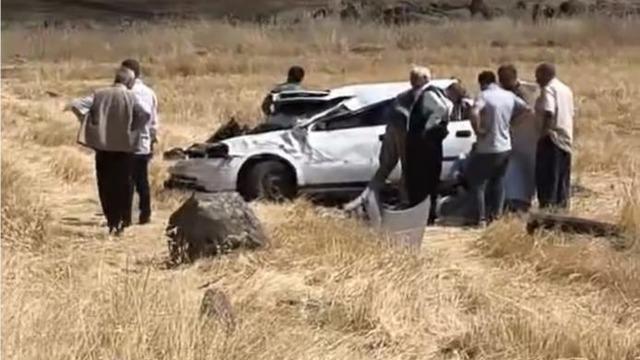 Şanlıurfa’da şarampole devrilen otomobil takla attı: 2 yaralı