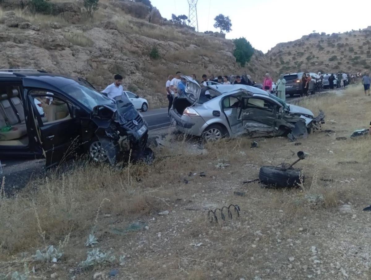 Mardin’de iki otomobil çarpıştı: 9 yaralı 1