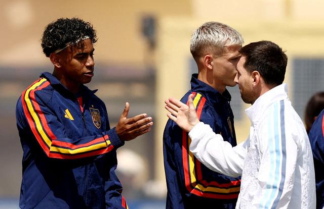 Dünya Kupası'na kuşak farkı! Messi ve Yamal tarihe geçti