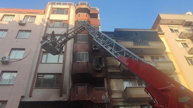 İzmir de iş yerinde çıkan yangın hasara neden oldu 2