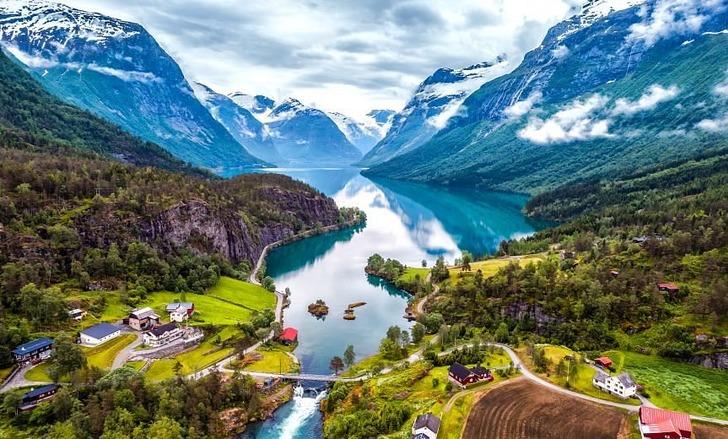 Kuzey ışıkları, fiyortlar, soğuk hava... Norve&ccedil;'te harcama yaparken ne kullanırsın?