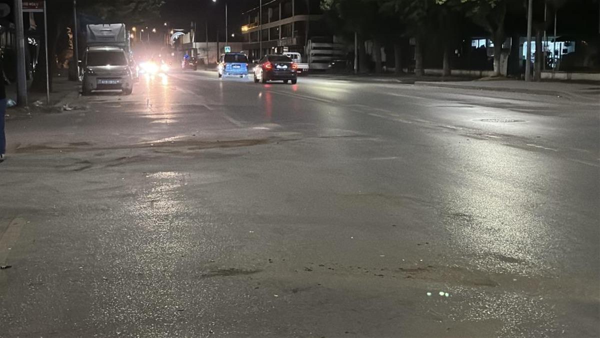 Sakarya da hafif ticari araç ile iki motosiklet çarpıştı: 2 ağır yaralı 1