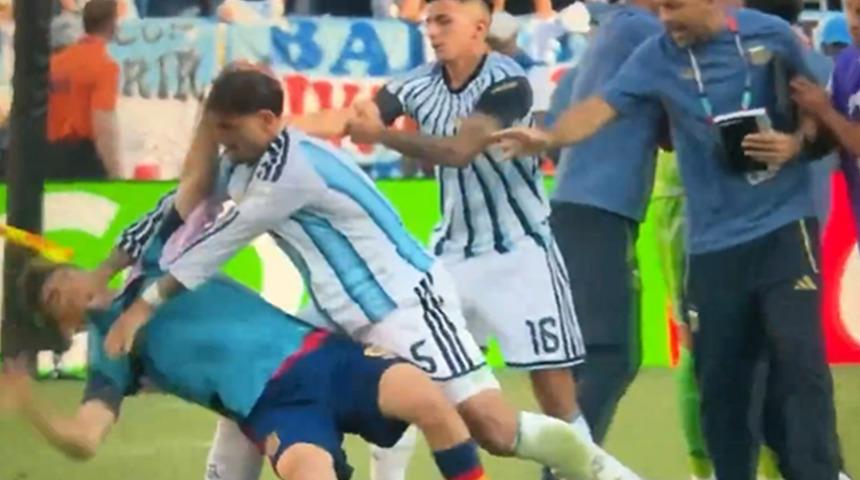 D&uuml;nya Kupası finali biter bitmez saha karıştı! Yıldız isimler boğaz boğaza