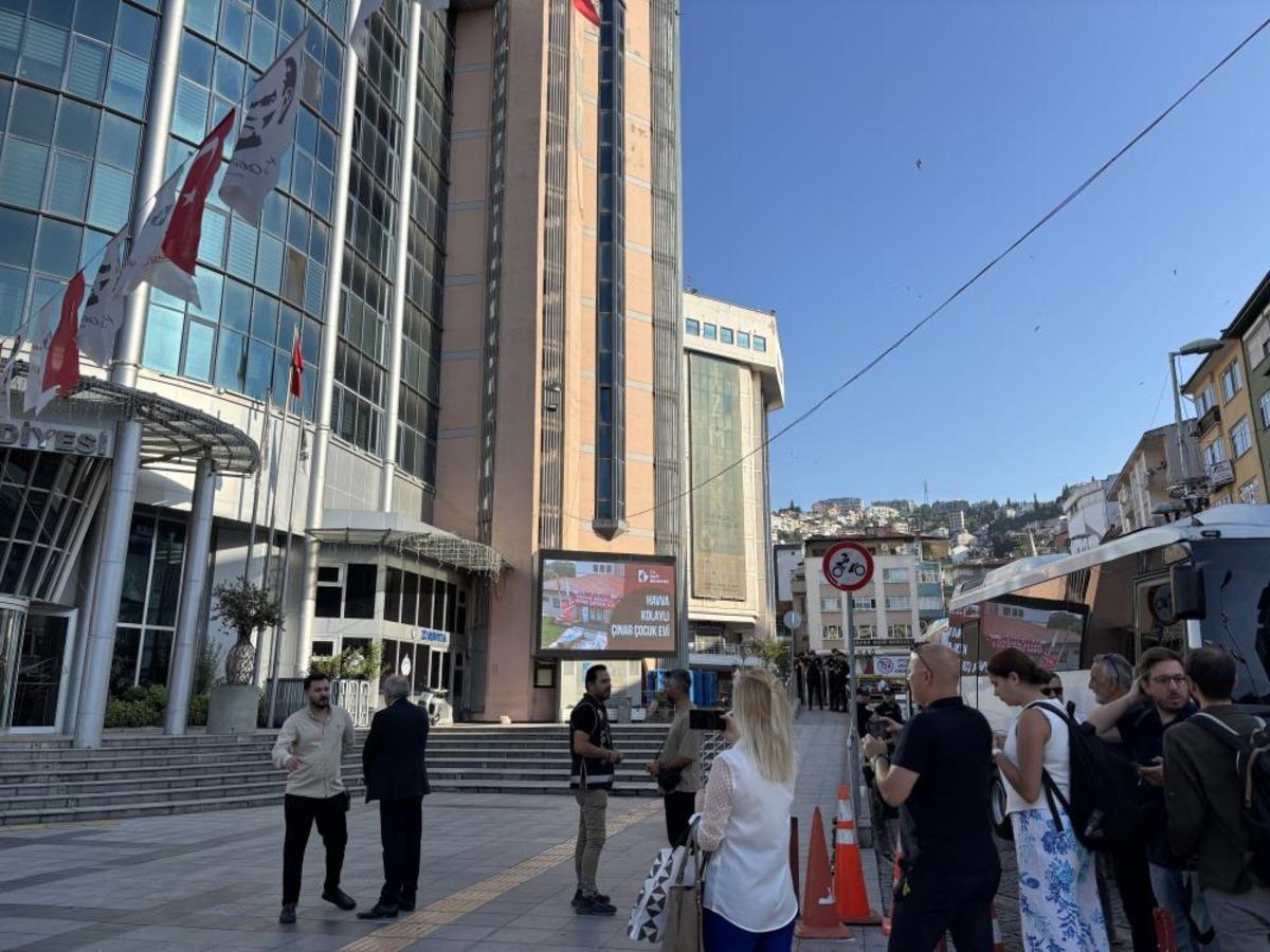 SON DAKİKA | İzmit Belediyesi ne operasyon! Fatma Kaplan Hürriyet gözaltında 3